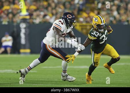 18 septembre 2022 : Green Bay Packers Running Back Kylin Hill (32 ans) échappe à la défense du linebacker Roquan Smith (58 ans) au deuxième quart-temps à lambeau Field dimanche 18 septembre 2022, à Green Bay, Wisconsin. (Crédit image : © John J. Kim/Chicago Tribune via ZUMA Press Wire) Banque D'Images