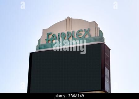 Pomona, California, États-Unis - 09-04-2019 : une vue du panneau d'affichage LED Pomona Fairplex, avec un écran noir vierge. Banque D'Images