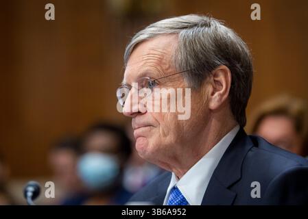 19 juillet 2022, Washington, District of Columbia, États-Unis : Richard E. Powers, Jr., Esq., associé et chef du groupe de pratiques énergétiques, Venable LLP, comparaît devant une audience du Comité sénatorial sur l’énergie et les ressources naturelles pour examiner les autorités réglementaires fédérales régissant le développement des pipelines d’hydrogène inter-états, des installations de stockage, d’importation et d’exportation, dans l’immeuble de bureaux du Sénat Dirksen à Washington, DC, le mardi 19 juillet 2022 (crédit image : © Rod Lamkey/CNP via ZUMA Press Wire) Banque D'Images