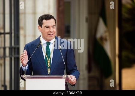 23 juillet 2022, Séville, Andalousie, Espagne : JUANMA MORENO lors de son investiture en tant que président de la Junta de Andalousie au Palais San Telmo situé à Séville (crédit image : © Angel Garcia/ZUMA Press Wire) Banque D'Images