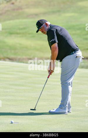 09 septembre 2022 : Darren Clarke a son putt aller juste au large du trou sur le 4ème green lors de la première manche de l'Ascension Charity Classic tenue au Norwood Hills Country Club à Jennings, MO Richard Ulreich/CSM (crédit image : © Richard Ulreich/CSM via ZUMA Press Wire) Banque D'Images