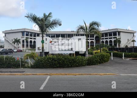 9 mars 2022, Tortola, Îles Vierges : le projet de reconstruction du complexe administratif Ralph T. OÃNeal à Tortula, BVI. L'installation, nommée d'après le premier premier premier ministre des îles Vierges, a reçu un nouveau toit, des fenêtres et des améliorations d'infrastructure après avoir été lourdement endommagée par l'ouragan Maria de 2017Ãs. (Image de crédit : © Christopher Drost/SHIFT digital via ZUMA Press Wire) Banque D'Images