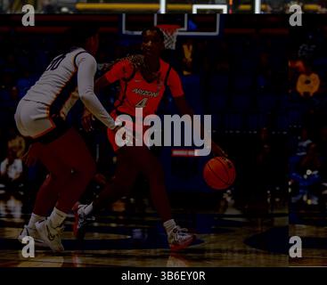 25 février 2024 Berkeley, CA États-Unis le garde de l'Arizona Skylar Jones (4) cherche à passer le ballon lors du match de basket féminin de la NCAA entre les Wildcats de l'Arizona et les Golden Bears de Californie. Arizona a battu la Californie 87-68 au Haas Pavilion Berkeley Calif. Thurman James / CSM (crédit image : © Thurman James/CSM via ZUMA Press Wire) Banque D'Images