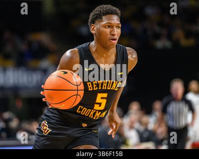 29 décembre 2023 : la garde de Bethune-Cookman Damani McEntire (5 ans) lors d'un match de basket-ball NCAA pour hommes entre Bethune Cookman Wildcats et UCF Knights à addition Financial Arena à Orlando, FL. Romeo T Guzman/Cal Sport Media (crédit image : Banque D'Images