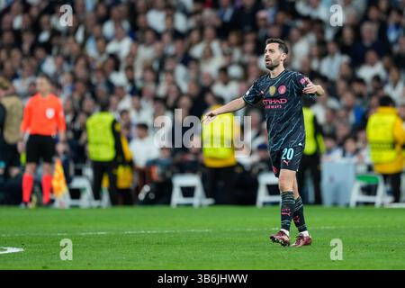 9 avril 2024, Madrid, Madrid, ESPAGNE : Bernardo Silva de Manchester City Gestures lors de l'UEFA Champions League, quarts de finale, match de football joué entre le Real Madrid et Manchester City au stade Santiago Bernabeu le 9 avril 2024, à Madrid, Espagne. (Crédit image : © Oscar J. Barroso/AFP7 via ZUMA Press Wire) Banque D'Images