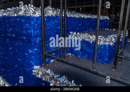 11 novembre 2023, New York, NY, USA : véhicule décoratif au défilé des vétérans à New York, 11 novembre 2023. (Crédit image : © John Marshall Mantel/ZUMA Press Wire) Banque D'Images