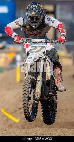 01 juin 2024 Sacramento, CA États-Unis Malcolm Stewart Rockstar Energy Husqvarna Factory Racing(27)prenez l'air dans la section 27-28 pendant le championnat Pro Motocross 450 au Hangtown Classic Sacramento, CA Thurman James / CSM (crédit image : © Thurman James/CSM via ZUMA Press Wire) Banque D'Images