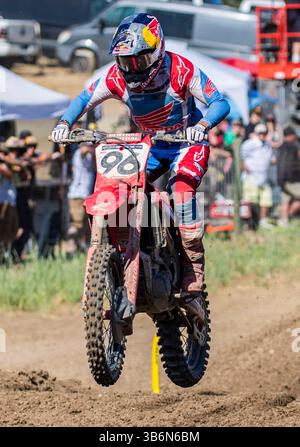 01 juin 2024 Sacramento, CA États-Unis Hunter LawrenceTeam Honda HRC(96)prend de l'air dans la section 27-28 lors du Championnat Pro Motocross 450 au Hangtown Classic Sacramento, CA Thurman James / CSM (crédit image : © Thurman James/CSM via ZUMA Press Wire) Banque D'Images