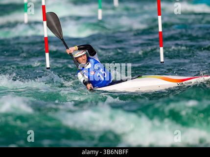 26 avril 2024 :.Isabell Altman participe aux essais par équipes olympiques américaines pour le kayak Slalom à Riversport à Oklahoma City, OK. Ron Lane (crédit image : © Ron Lane/CSM via ZUMA Press Wire) Banque D'Images