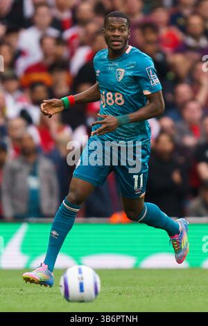 Londres, Royaume-Uni. 29 janvier 2015. Dango Ouattara de Bournemouth lors du match Arsenal FC contre Bournemouth FC English premier League à l'Emirates Stadium, Londres, Angleterre, Royaume-Uni le 3 mai 2025 crédit : Dylan Hepworth/Every second Media crédit : Every second Media/Alamy Live News Banque D'Images
