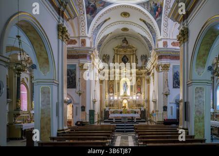 Intérieur de l'église paroissiale de Montanejos, dédiée à l'apôtre Santiago, saint patron de la ville, 18ème siècle, Castello, Communauté valencienne. Banque D'Images