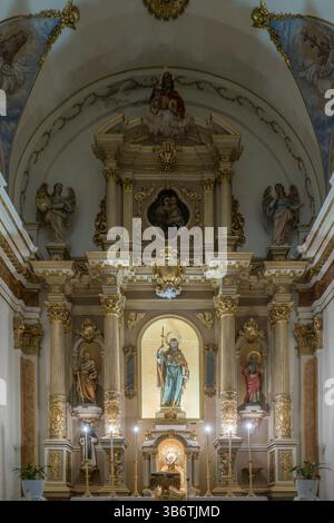Intérieur de l'église paroissiale de Montanejos, dédiée à l'apôtre Santiago, saint patron de la ville, 18ème siècle, Castello, Communauté valencienne. Banque D'Images