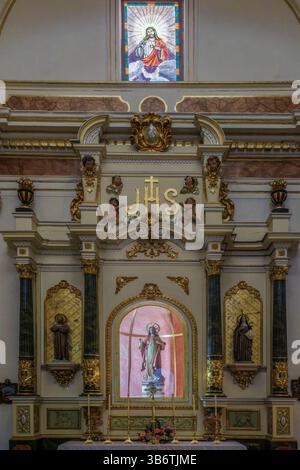 Intérieur de l'église paroissiale de Montanejos, dédiée à l'apôtre Santiago, saint patron de la ville, 18ème siècle, Castello, Communauté valencienne. Banque D'Images