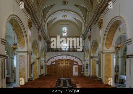 Intérieur de l'église paroissiale de Montanejos, dédiée à l'apôtre Santiago, saint patron de la ville, 18ème siècle, Castello, Communauté valencienne. Banque D'Images