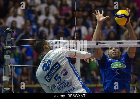 Sao Paulo, Brésil. 04 mai 2025. SP - SAO PAULO - 04/05/2025 - FINALE DE LA SUPER LIGUE MASCULINE - SADA CRUZEIRO x RENATA VOLLEYBALL - tourné par Mauricio Broges. Photo : Anderson Romao/AGIF (photo par Anderson ROMã ;o/AGIF/SIPA USA) crédit : SIPA USA/Alamy Live News Banque D'Images