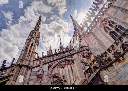 Milan, Italie - 20/2017 : Cathédrale de Milan (Italien : Duomo di Milano), église cathédrale de Milan, Italie, dédiée à Marie de la Nativité. Banque D'Images