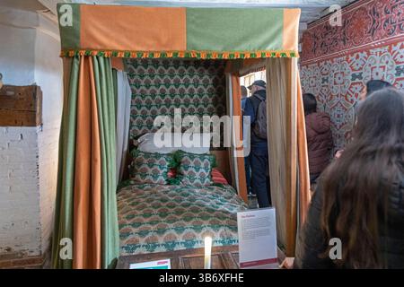 Intérieur, chambre, lit, lieu de naissance de Shakespeare, Stratford-upon-Avon, Warwickshire, Angleterre, Grande-Bretagne Banque D'Images