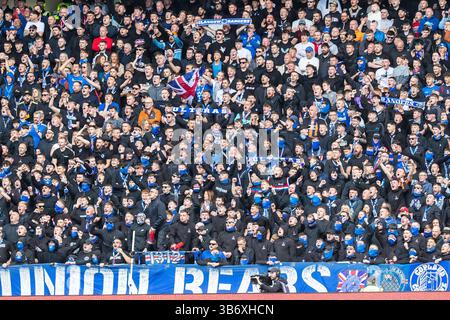 04 mai 2025, Glasgow, Royaume-Uni. Les Rangers ont joué contre le Celtic lors d'un match de premier rang de William Hill à l'Ibrox Stadium, Glasgow, Écosse, Royaume-Uni, le dernier match de la saison. Le score final était Rangers 1 - 1 Celtic. Image des partisans de l'Union Bears Rangers. Crédit : Findlay/ Alamy Live News Banque D'Images