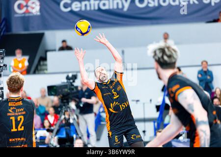 Varsovie, Pologne. 4 mai 2025. PlusLiga Ligue polonaise de volleyball match entre PGE Projekt Warszawa et Jastrzębski Węgiel. Photo : Benjamin Toniutti ; Jastrzębski Węgiel. Crédit : Bartlomiej Wisniewski/Cyberfocus/Alamy Live News Banque D'Images