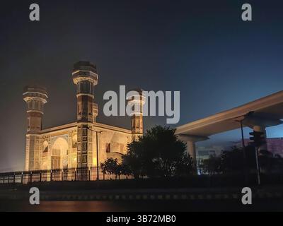 Chauburji est un monument de l'ère moghole dans la ville de Lahore, capitale de la province pakistanaise du Pendjab. Le monument a été construit en 1646 EC Banque D'Images