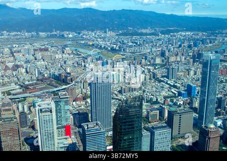 Vue sur Taipei depuis la tour Taipei 101 Banque D'Images