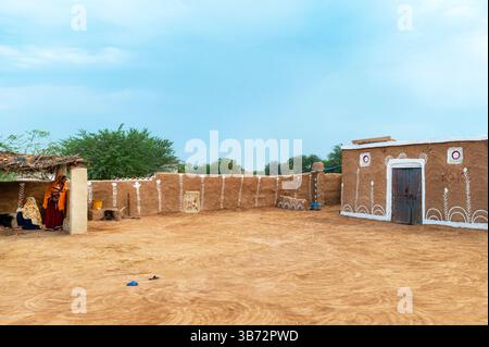 Vieille maison faite de boue dans le désert du cholistan, rohi, Pakistan Banque D'Images