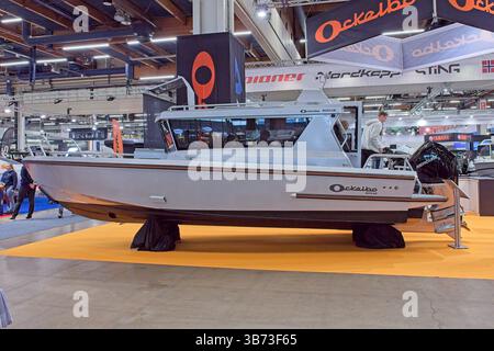 Pasila, Helsinki, Finlande – 12 février. 2025 : Ockelbo B25CAB Boat au Vene (Boat) 2025 show au Messukeskus Helsinki. Banque D'Images