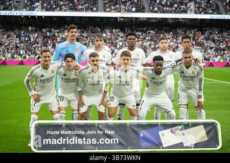 Madrid, Espagne. 04 mai 2025. ÉQUIPE Real Madrid lors du match de football de la Liga entre le Real Madrid CF et le RC Celta le 4 mai 2025 au stade Santiago Bernabeu de Madrid, Espagne photo Laurent Lairys/ABACAPRESS.COM crédit : Abaca Press/Alamy Live News Banque D'Images