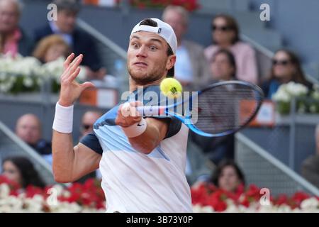 Madrid, Espagne. 04 mai 2025. Jack Draper de Grande-Bretagne en action contre Casper Ruud de Norvège lors de la finale masculine du Mutua Madrid Open 2025, ATP Masters 1000 et WTA 1000, tournoi de tennis le 4 mai 2025 à Caja Magica à Madrid, Espagne - photo Laurent Lairys/DPPI crédit : DPPI Media/Alamy Live News Banque D'Images