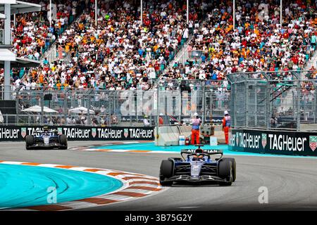 Miami, États-Unis. 04 mai 2025. Alexander Albon de Thaïlande pilotant la (23) Atlassian Williams Racing FW47 lors du Grand Prix de F1 de Miami à Miami International Autodrome le 4 mai 2025 à Miami, Floride. Crédit : Stefano Facchin/Luca Rossini/E-Mage/Alamy Live News Banque D'Images