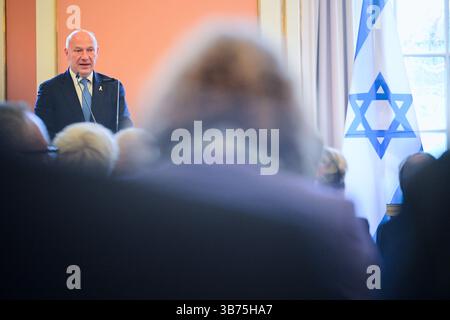 Berlin, Allemagne. 05 mai 2025. Kai Wegner (CDU), maire de Berlin, s’exprime avant la signature d’un partenariat urbain entre Berlin et tel Aviv. Crédit : Sebastian Christoph Gollnow/dpa/Alamy Live News Banque D'Images