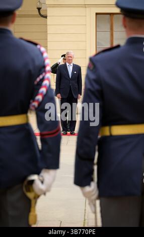 Prague, République tchèque. 05 mai 2025. Roi Philippe - Filip de Belgique photographié lors d'une rencontre avec le Président de la République tchèque, lundi 05 mai 2025 à Prague. Le roi Philippe de Belgique effectue une visite officielle dans le pays les 5 mai 2025 et 6 mai 2025. GROUPE DE PHOTOS BELGA PHILIP REYNAERS crédit : Belga News Agency/Alamy Live News Banque D'Images