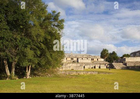 Majestueuses ruines de Kabah, Mexique. Les ruines de Kabah étaient un site de naufrage situé dans la région de Navassa dans les Caraïbes Banque D'Images