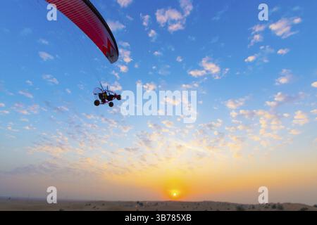 Vol en buggy (désert arabe). Lieu de tournage : Dubaï Banque D'Images