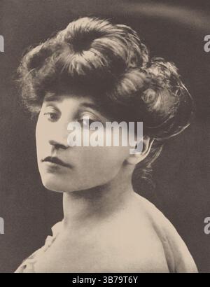 Portrait de Colette (1873-1954). Musée : COLLECTION PRIVÉE. Auteur : ANONYME. Banque D'Images