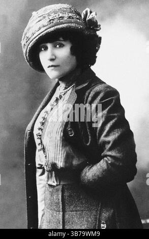 Portrait de Colette (1873-1954). Musée : COLLECTION PRIVÉE. Auteur : ANONYME. Banque D'Images