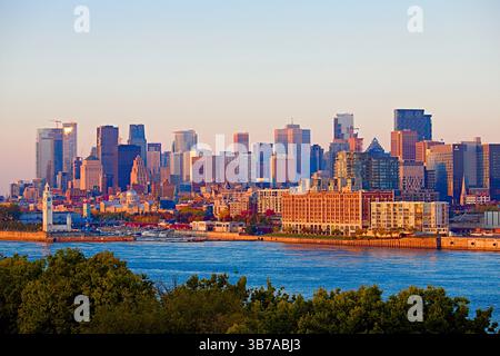Canada, Québec, Montréal, centre-ville, skyline, vieux-Port, fleuve Saint-Laurent Banque D'Images