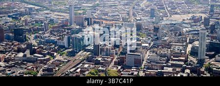 Une vue aérienne panoramique du centre-ville de Birmingham, West Midlands, Angleterre, Royaume-Uni Banque D'Images