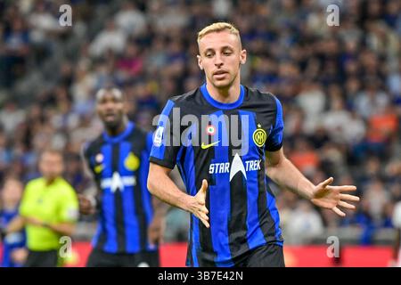 14 avril 2024, Milan, Null, Italie : Milan, Italie. 14 avril 2024. Davide Frattesi (16 ans) de l'Inter vu lors du match de Serie A entre l'Inter et Cagliari à Giuseppe Meazza à Milan. (Crédit image : © Gonzales photo/Gonzales photo via ZUMA Press) Banque D'Images