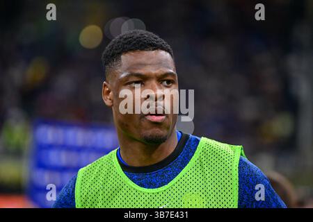 14 avril 2024, Milan, Null, Italie : Milan, Italie. 14 avril 2024. Denzel Dumfries de l'Inter a vu avant le match de Serie A entre l'Inter et Cagliari à Giuseppe Meazza à Milan. (Crédit image : © Gonzales photo/Gonzales photo via ZUMA Press) Banque D'Images
