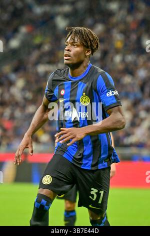 14 avril 2024, Milan, Null, Italie : Milan, Italie. 14 avril 2024. Yann Bisseck (31) de l'Inter vu lors du match de Serie A entre l'Inter et Cagliari à Giuseppe Meazza à Milan. (Crédit image : © Gonzales photo/Gonzales photo via ZUMA Press) Banque D'Images