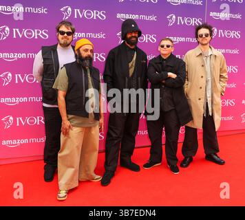 23 mai 2024, Londres, Royaume-Uni : Kae Tempest, Kwake Bass, Biscuit, Raven Bush et Peter Bennie de Speakers Corner assistent aux Ivors 2024 au Grosvenor House Hotel à Londres. (Crédit image : © Brett Cove/SOPA images via ZUMA Press Wire) Banque D'Images