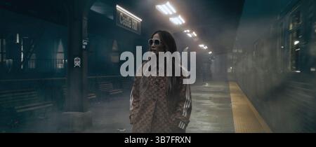 DATE DE SORTIE : 16 février 2024. TITRE : C'est moi ... maintenant. STUDIO : MGM. RÉALISATEUR : Dave Meyers. INTRIGUE : coïncidant avec la sortie de son album du même nom, cette odyssée narrative raconte l'histoire du voyage de Jennifer Lopez vers l'amour à travers ses propres yeux. EN VEDETTE : JENNIFER LOPEZ. (Crédit image : © MGM/Entertainment Pictures/ZUMAPRESS.com) Banque D'Images