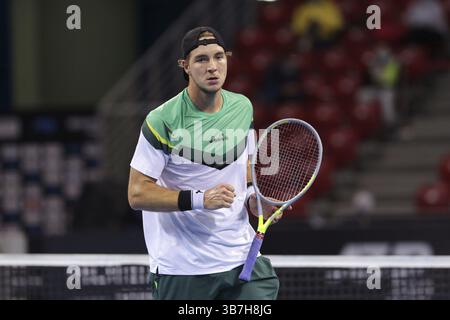 Sofia, Bulgarie - 10 novembre 2020 : Jan-Lennard Struff, de l'Allemagne, réagit après avoir gagné un point contre Vasek Pospisil du Canada pendant l'ATP 250 Sofi Banque D'Images