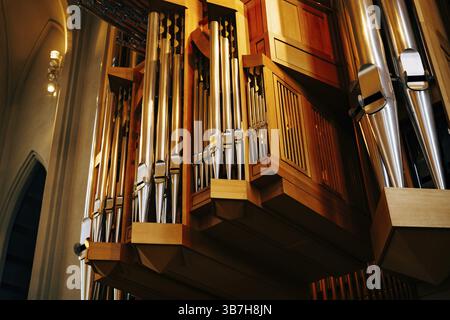 Reykjavik, Islande - 02 mai 2019 : L'orgue de Hadlgrimskirkya est une église luthérienne de Reykjavik, la capitale de l'Islande Banque D'Images