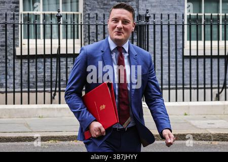 .Londres, Royaume-Uni. 06 mai 2025. Wes Streeting, secrétaire à la santé, député Ilford North. Les ministres assistent à la réunion du cabinet du gouvernement à Downing Street, Londres, Royaume-Uni. Crédit : Imageplotter/Alamy Live News Banque D'Images