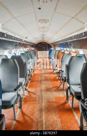 Cabine d'avion vintage avec sièges rétro intérieur Banque D'Images