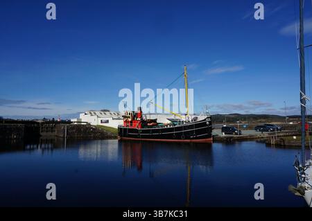 Puffer Vic 32 au bassin du canal Crinan à Ardrishaig, Argyll et Bute, Écosse Banque D'Images