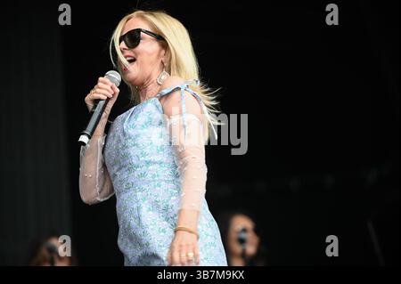 22 juin 2024, Leeds, South Yorkshire, Royaume-Uni : Claire Grogan de Altered images se produisant au Lets Rock Leeds 80s Festival 2024, Leeds, Royaume-Uni (crédit image : © Robin Burns/SOPA images via ZUMA Press Wire) Banque D'Images