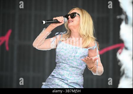 22 juin 2024, Leeds, South Yorkshire, Royaume-Uni : Claire Grogan de Altered images se produisant au Lets Rock Leeds 80s Festival 2024, Leeds, Royaume-Uni (crédit image : © Robin Burns/SOPA images via ZUMA Press Wire) Banque D'Images
